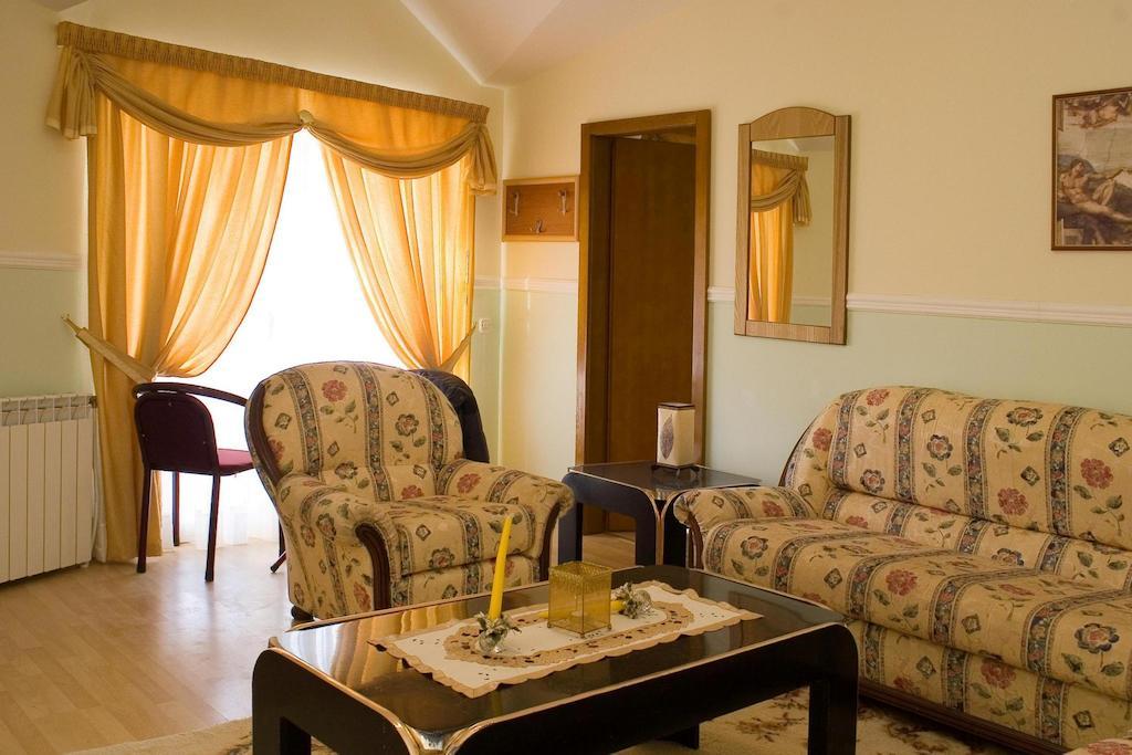 Hotel Uni Palas II Kavadartsi Ruang foto