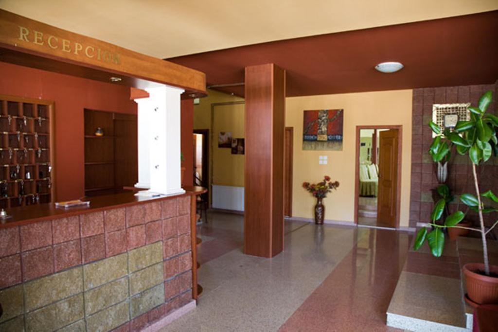 Hotel Uni Palas II Kavadartsi Bagian luar foto